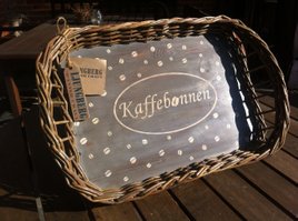 Ljungberg-Danish Craft  Eksklusive håndlavede serveringsbakker med flettet pilekant. .Ljungberg-Danish Craft. .